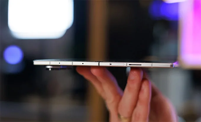 độ mỏng ấn tượng trên Galaxy Z Fold 7