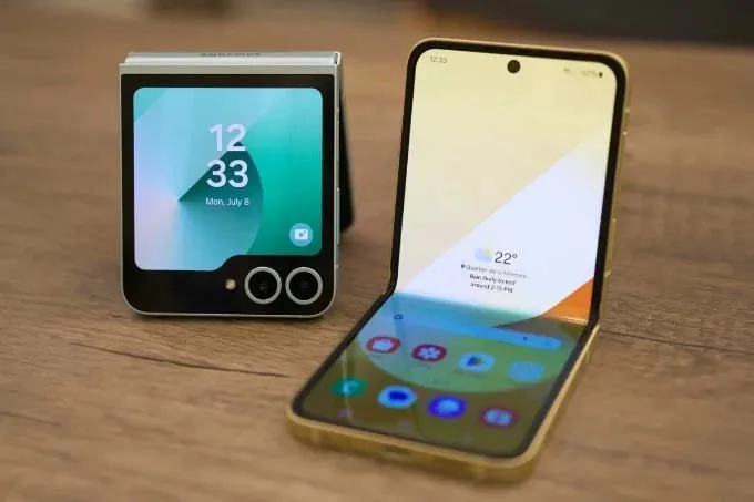 Sự đa dụng của màn hình gập trên Samsung Z Flip 6