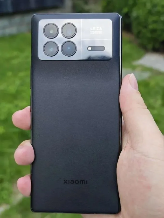 Xiaomi MIX Fold 3 lộ ảnh thực tế
