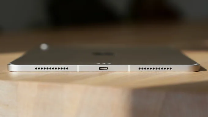So sánh iPad Air M4 và iPad Air M3 về pin và sạc