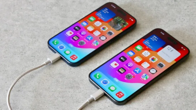 Cách chia sẻ pin trên iPhone sang iPhone khác