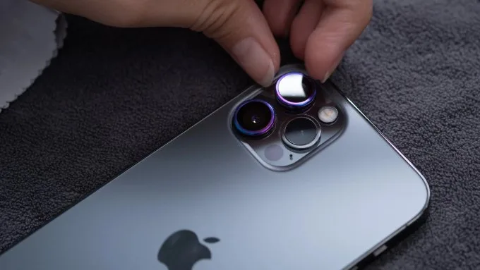 Ưu và nhược điểm khi dán cường lực camera iPhone