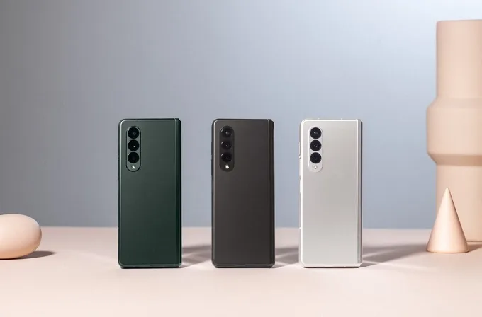 Galaxy Z Fold3 5G mang đến cho người dùng 3 tùy chọn màu sắc