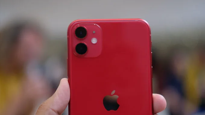 Camera iPhone 11 có độ phân giải 12 MP gồm 1 ống kính góc rộng và cực rộng