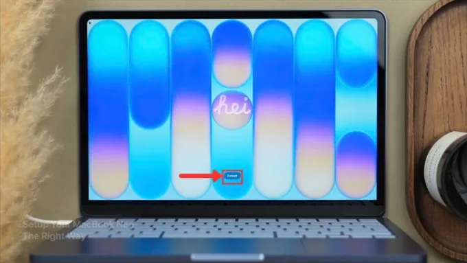 Bước 1: Khởi động MacBook Neo