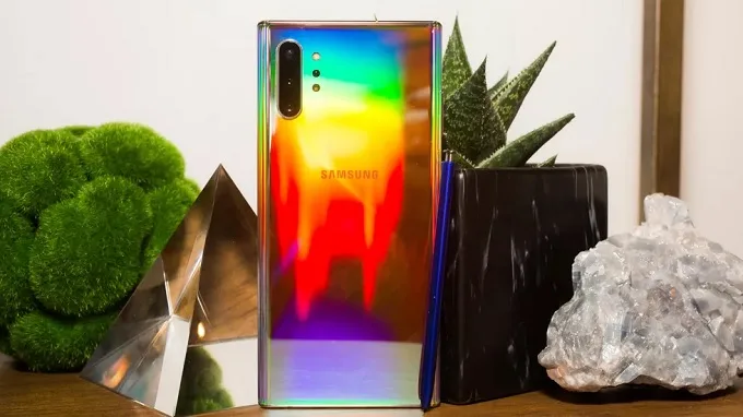 Khác biệt chính của Galaxy Note 10 Plus nằm ở mặt lưng