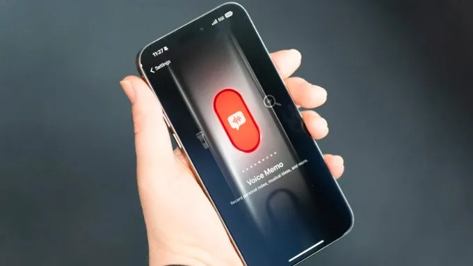 Ghi âm nhanh bằng nút Action Button