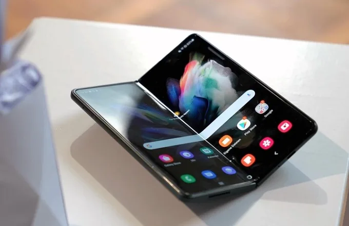 Nếp gấp màn hình trên Galaxy Z Fold 5 có thể sẽ biến mất