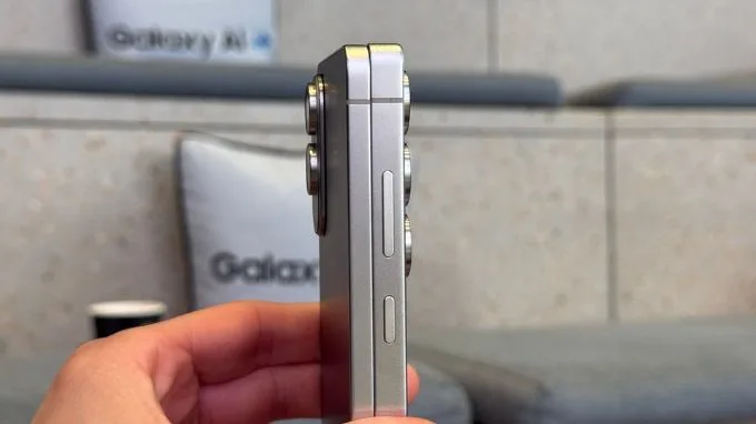 So sánh dung lượng pin Samsung Galaxy S25 edge và S25 Ultra