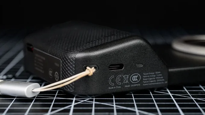 Photography Kit Pro lại sử dụng kết nối vật lý trực tiếp qua cổng USB-C