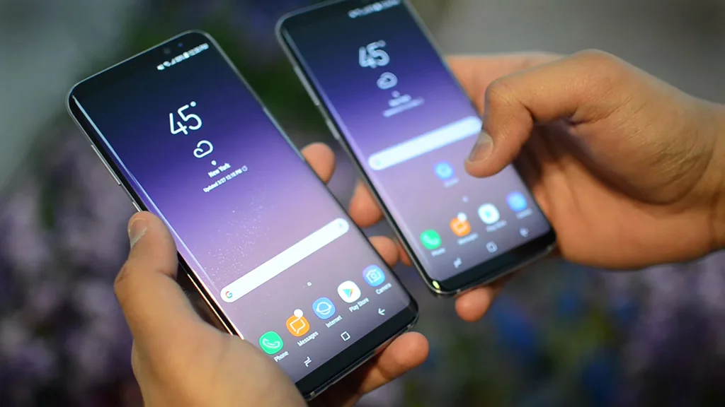 lg-v30-se-co-man-hinh-cong-nhu-galaxy-s8_5