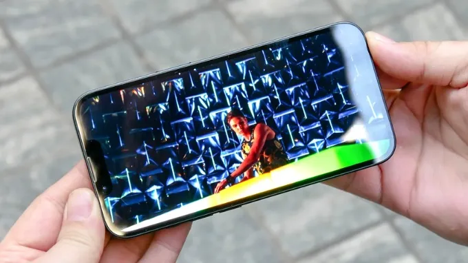 Thiết kế và màn hình của iPhone 16e