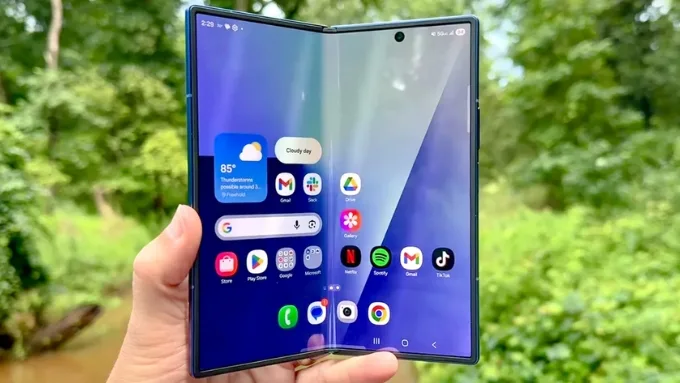 Cả 2 thiết bị đều hỗ trợ tần số quét thích ứng 120Hz 
