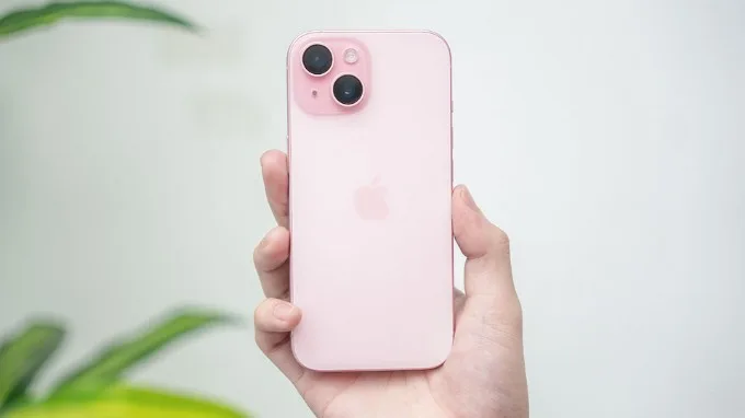 iPhone 15