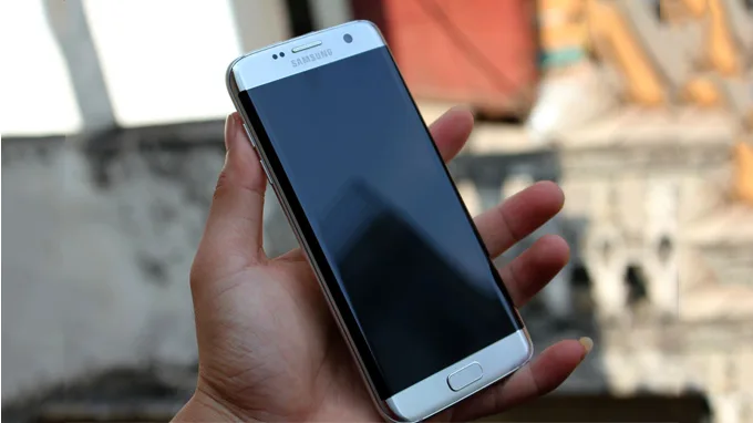 s7-edge-quoc-te-xtmobile