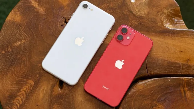 iPhone thường bền hơn với tuổi thọ trung bình khoảng 4-5 năm.