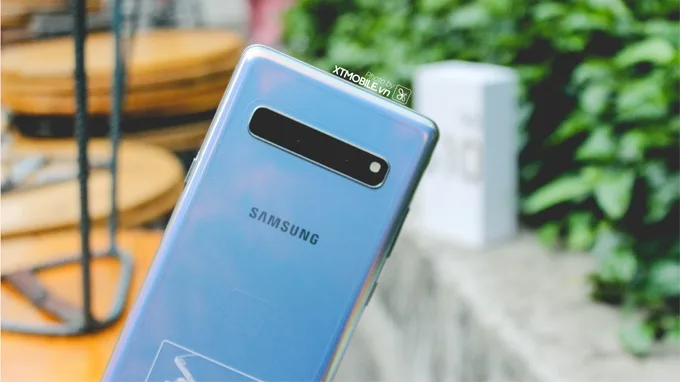 Galaxy S10 5G được  trang bị tới 6 camera gồm 4 camera sau và 2 camera trước