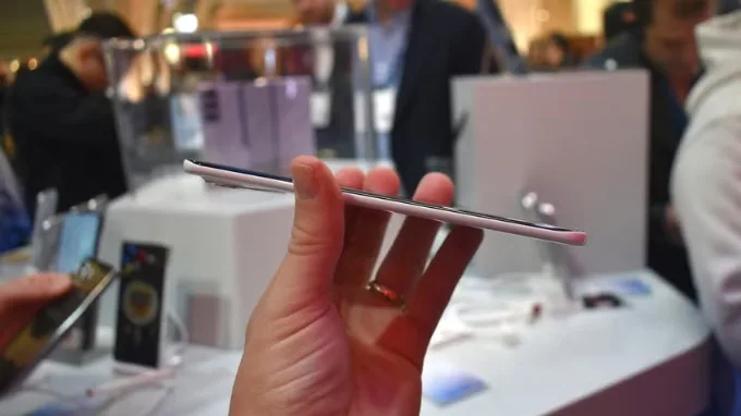 Tecno Spark Slim (Concept)