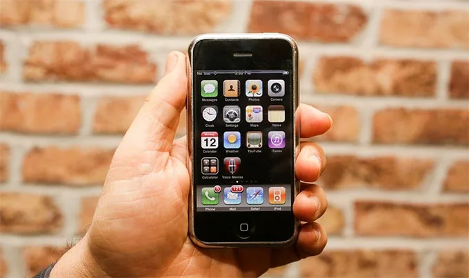 iPhone (2007)