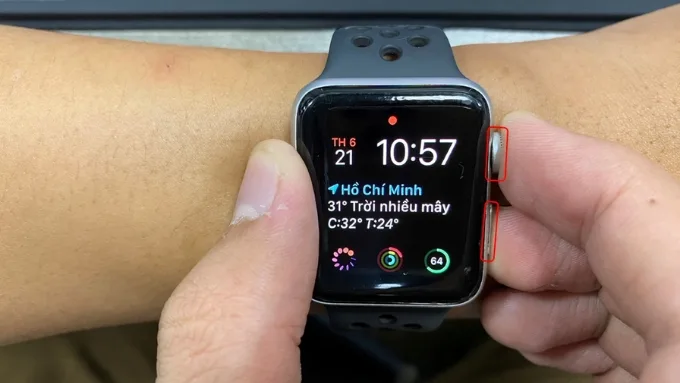 Xác định nút sườn nằm ở cạnh phải Apple Watch