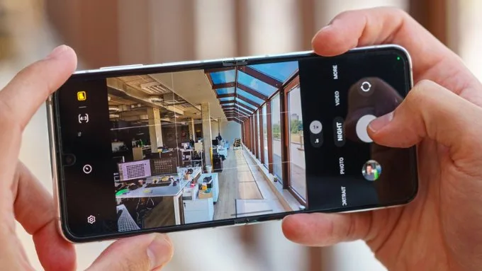 Camera đủ dùng nhưng thiếu tính linh hoạt