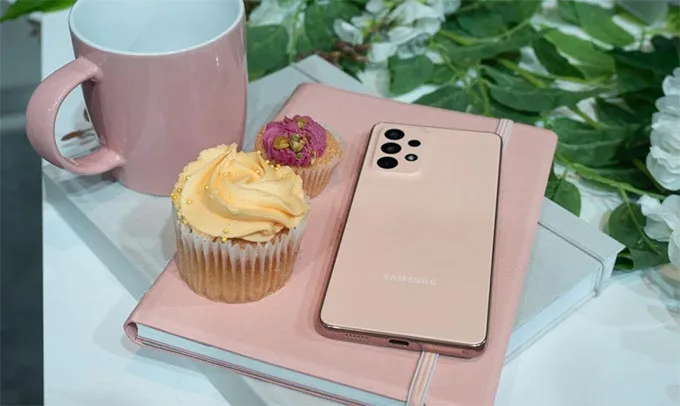 Thiết kế Galaxy A53 5G không có nhiều thay đổi nhưng vẫn đủ sức hấp dẫn