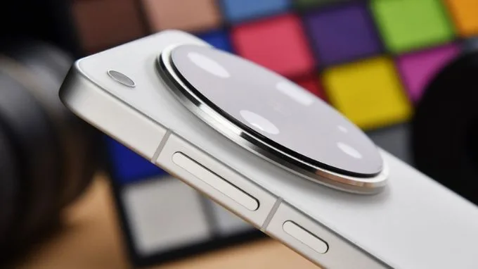 Phím điều khiển trên Oppo Find X8 Ultra