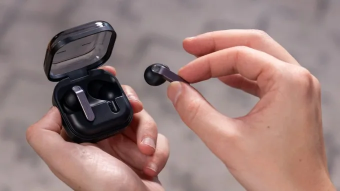 Đánh giá Samsung Galaxy Buds 4 Pro về thiết kế hộp sạc