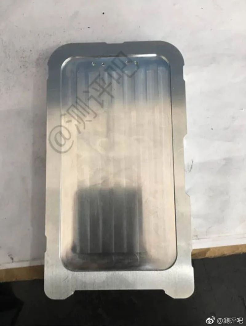 iPhone-8-lo-chi-tiet-mo-hinh-va-khuon-mau_33