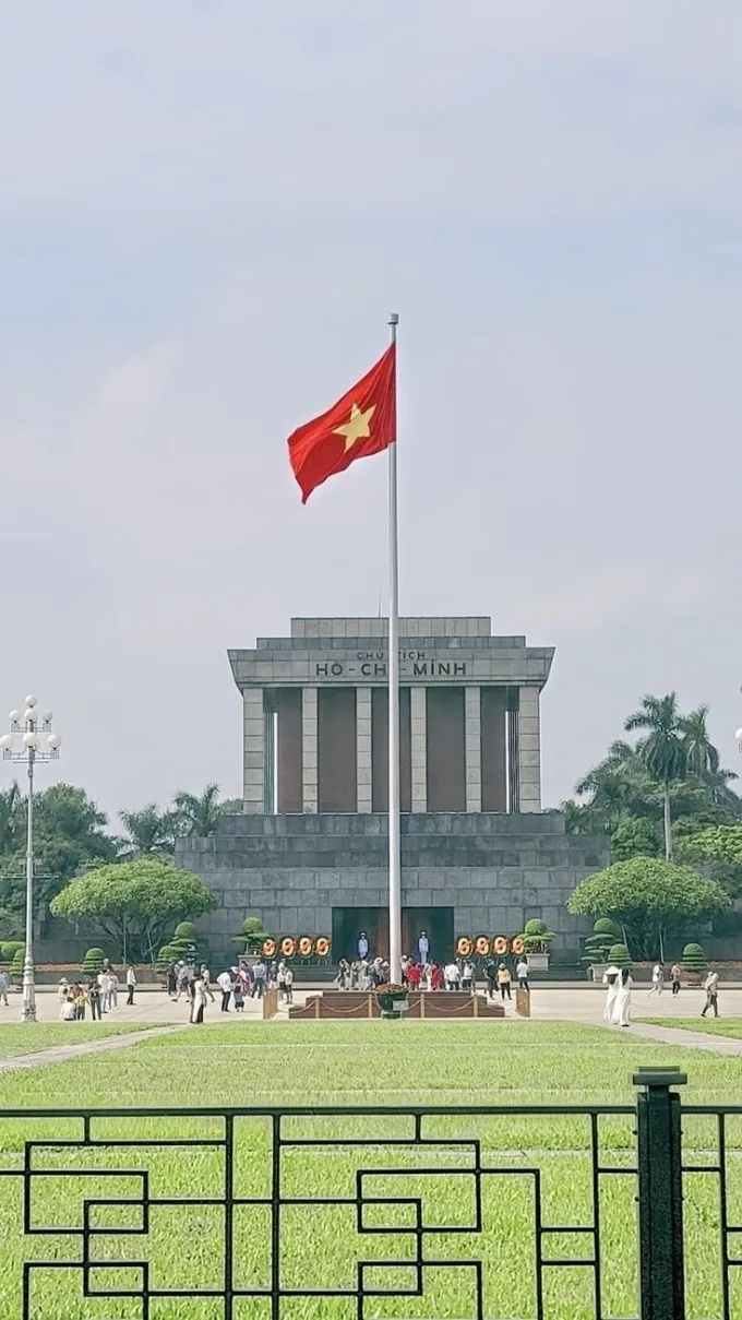 Hình nền là cờ Việt Nam chất lượng cao
