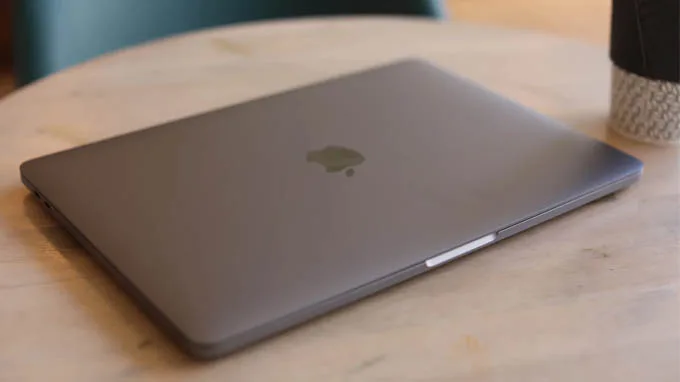 Macbook Pro M2 2022 13inch (8GB|256GB) sang trọng, thời trang