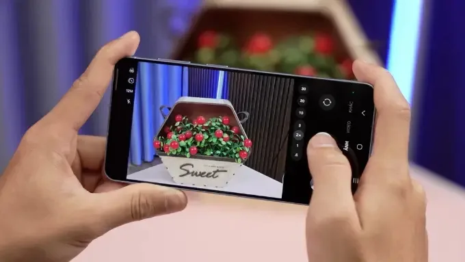 Galaxy S26 Plus sở hữu cụm 3 camera sau