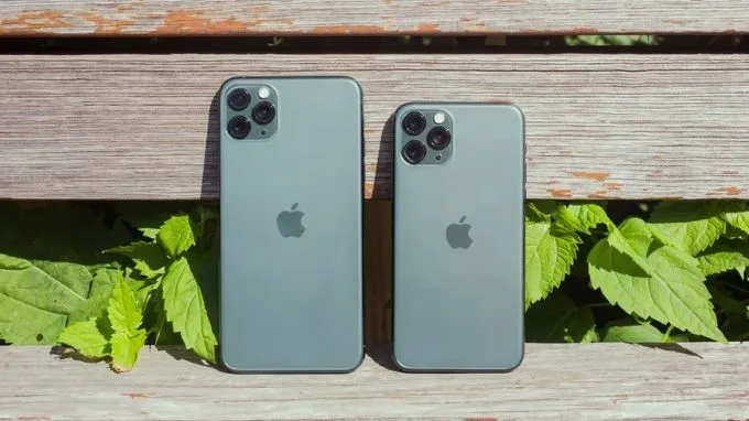 iPhone 11 Pro Max màu xanh rêu là màu gì?