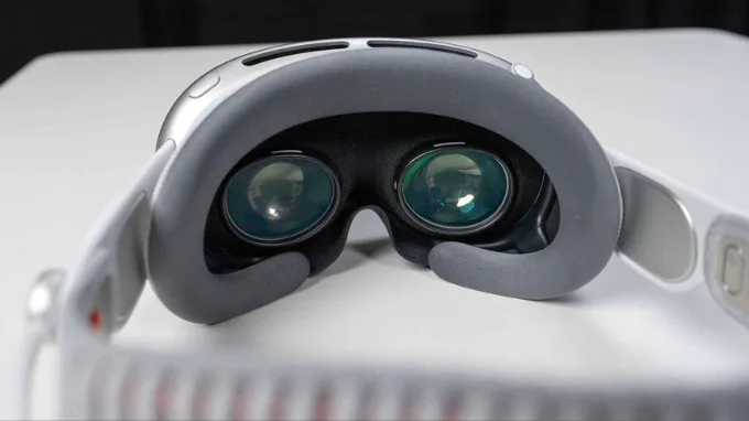 Mặt bên trong của Apple Vision Pro