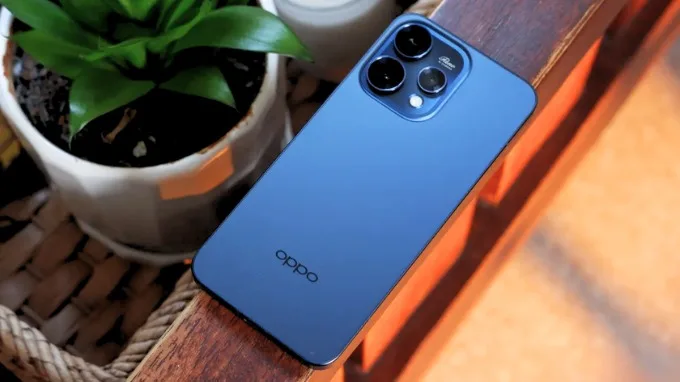 OPPO Reno 15 cũng là mẫu điện thoại thay thế iPhone 17e đáng cân nhắc