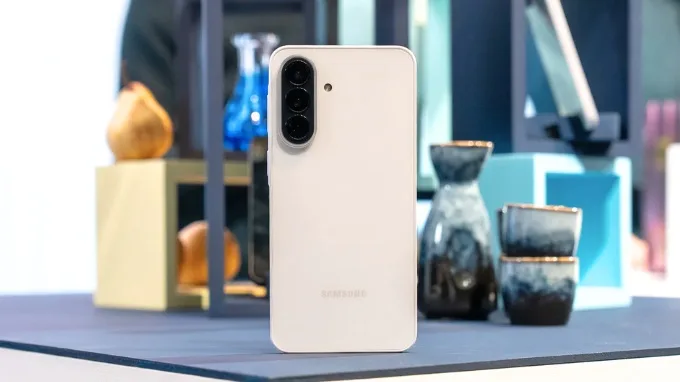 Galaxy A37 5G màu Trắng thạch anh (Awesome White)