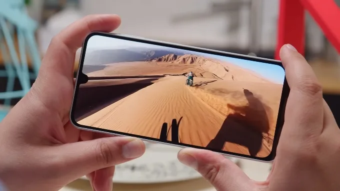Galaxy A16 được trang bị màn hình Super AMOLED 6.7 inch