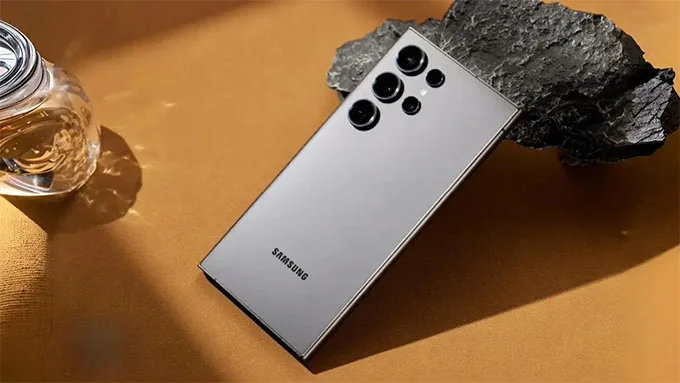 Samsung Galaxy S25 Ultra mang phong cách thiết kế vuông vức
