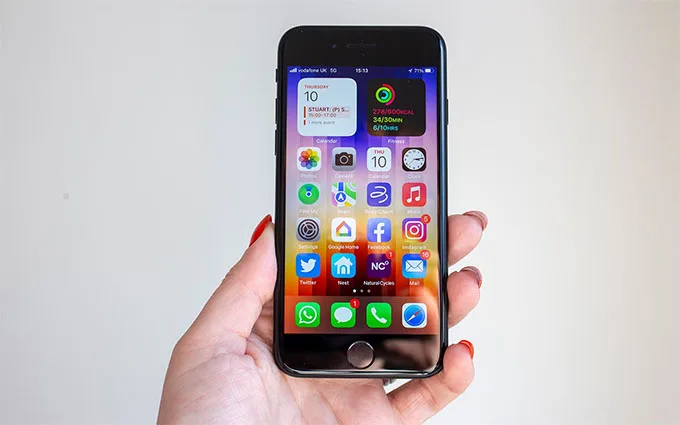 iPhone SE 2022 - iPhone nhỏ gọn tốt nhất