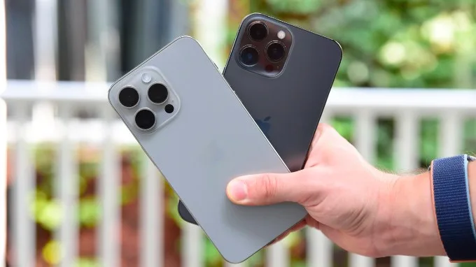 Thiết kế của iPhone 15 Pro Max và iPhone 13 Pro Max có phần giống nhau