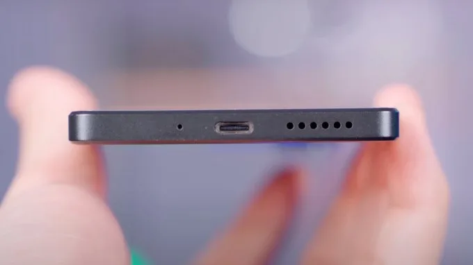Xiaomi Redmi Note 13 chỉ có một loa