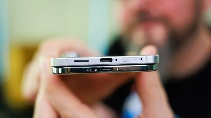 Thiết kế siêu mỏng của iPhone Air tạo ấn tượng rõ rệt hơn