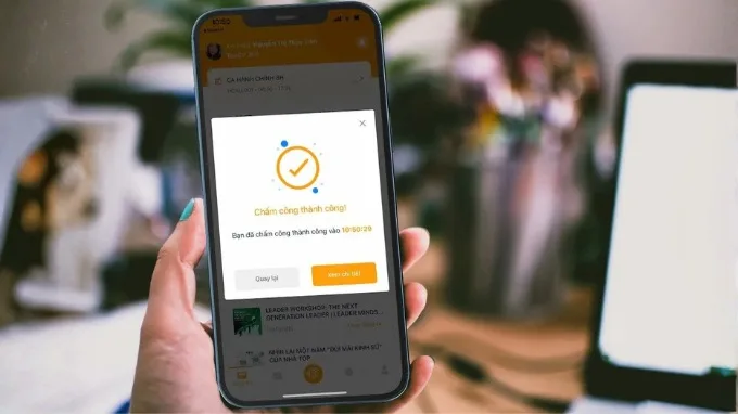 App chấm công trên điện thoại là gì?