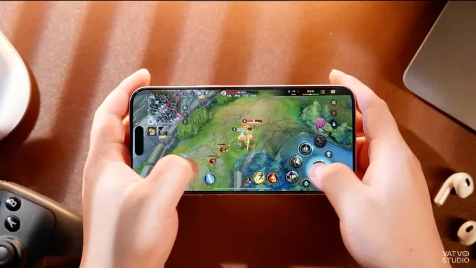 So sánh Galaxy S25 Edge và iPhone 17 Air về hiệu năng