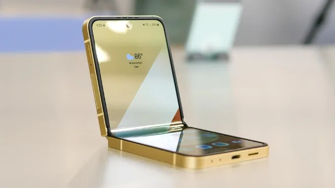 Kích thước màn hình Samsung Z Flip 6
