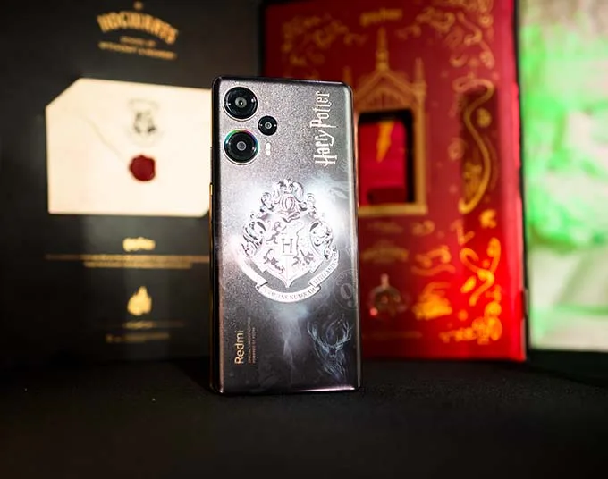 Redmi Note 12 Turbo Harry Potter được thiết kế độc đáo với các họa tiết đậm chất phép thuật 