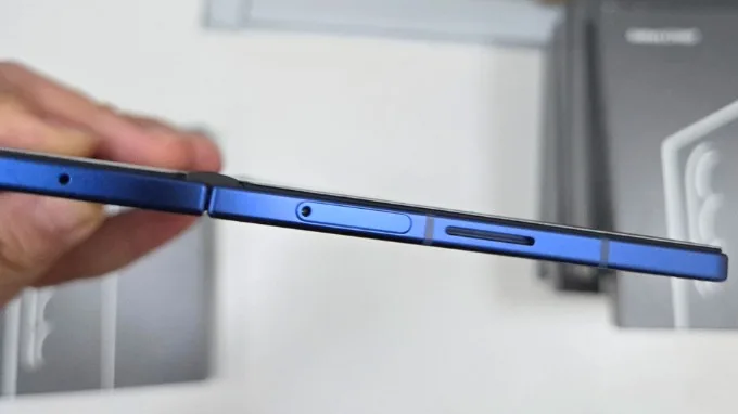 Samsung Galaxy Z Fold 7 lộ diện qua hình ảnh thực tế