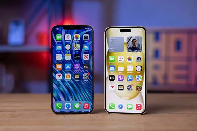 So sánh màn hình iPhone 15 Plus và iPhone 12 Pro Max