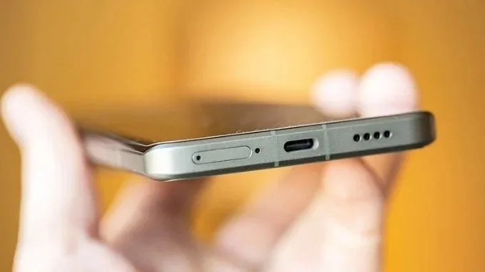 Tốc độ sạc nhanh của Xiaomi 14 Ultra có thể lên đến 90W