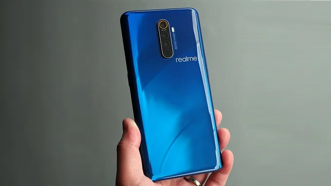 Realme X2 Pro có thiết kế sang trọng cùng mặt lưng sáng bóng